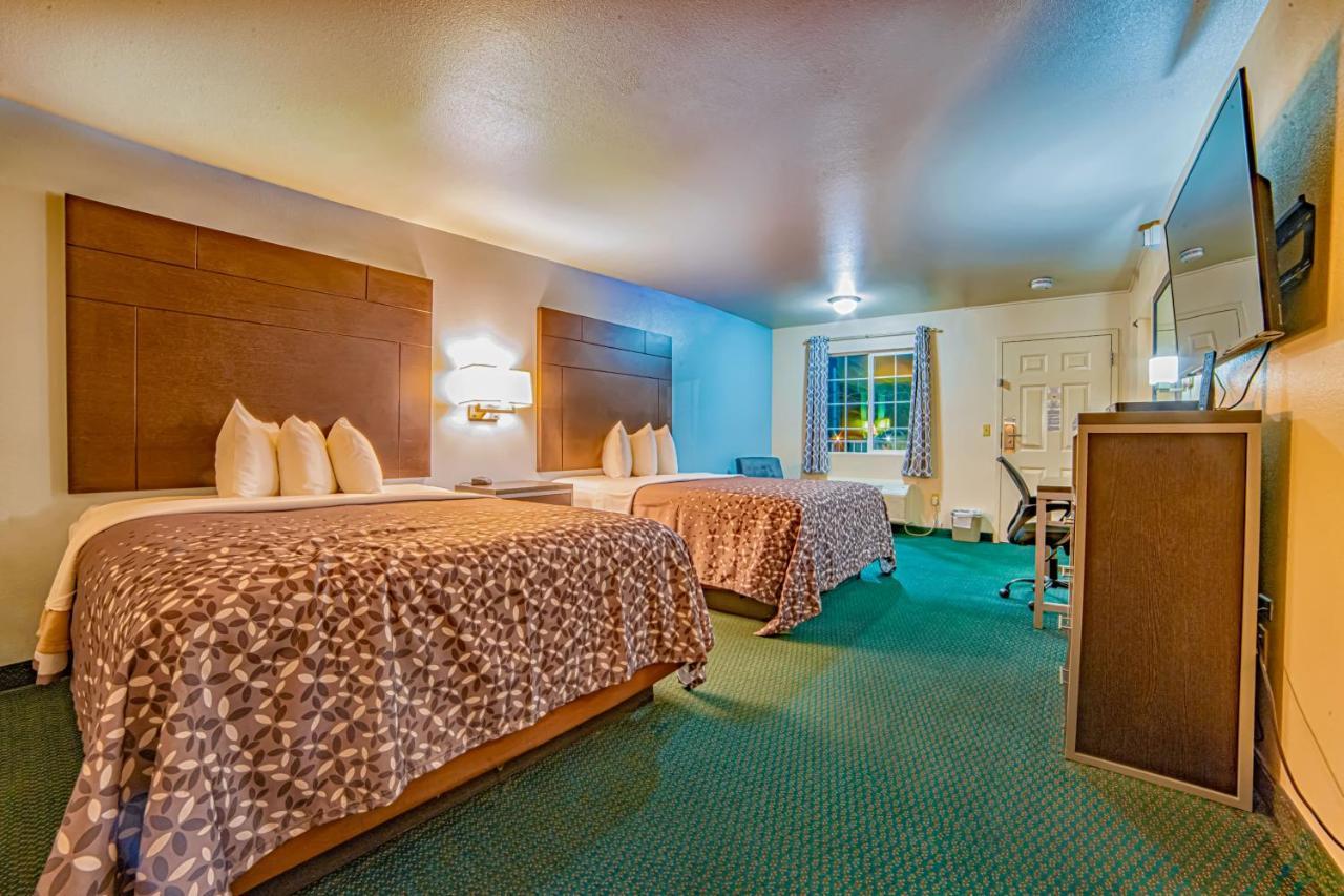 Turlock Inn Bagian luar foto